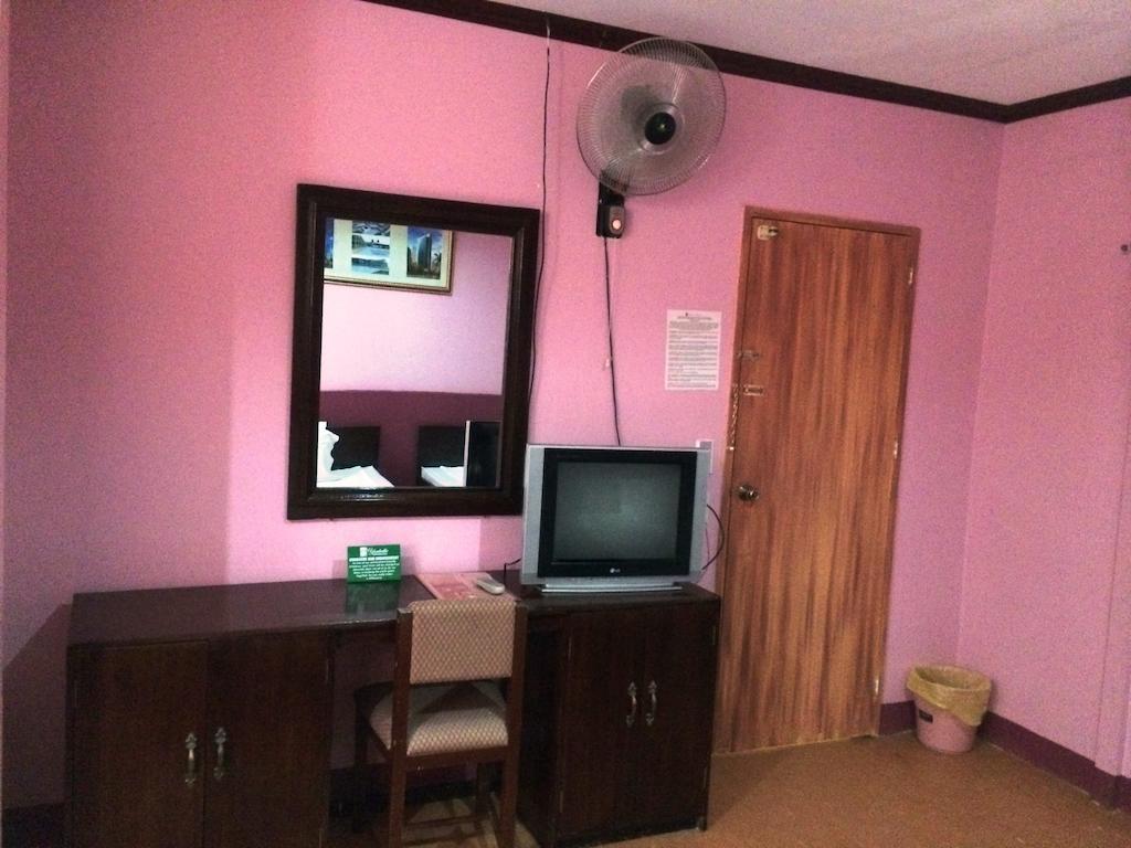 Ysabelle Mansion Bed & Breakfast Puerto Princesa Екстериор снимка