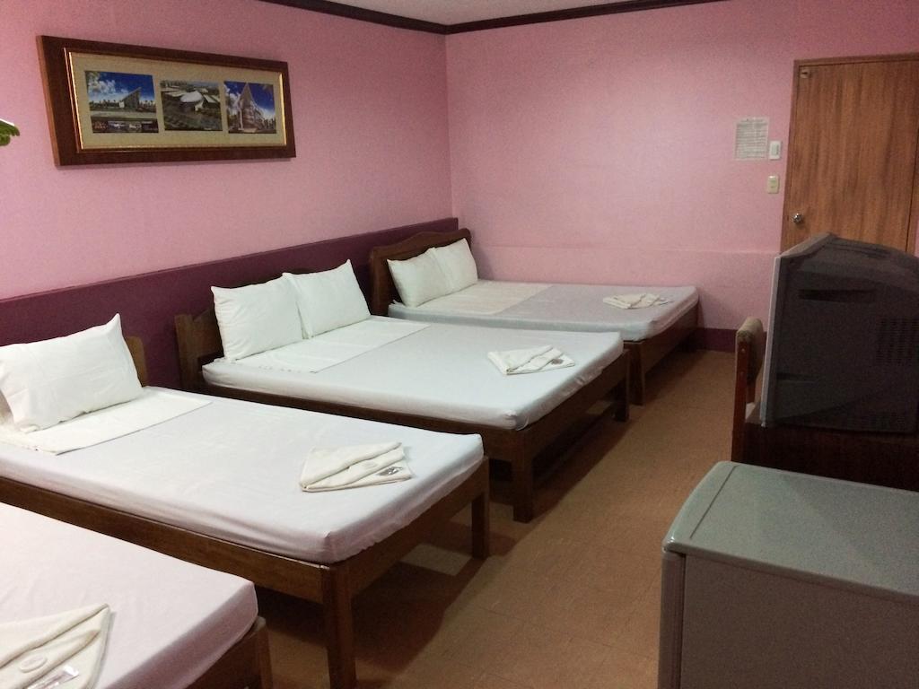 Ysabelle Mansion Bed & Breakfast Puerto Princesa Екстериор снимка