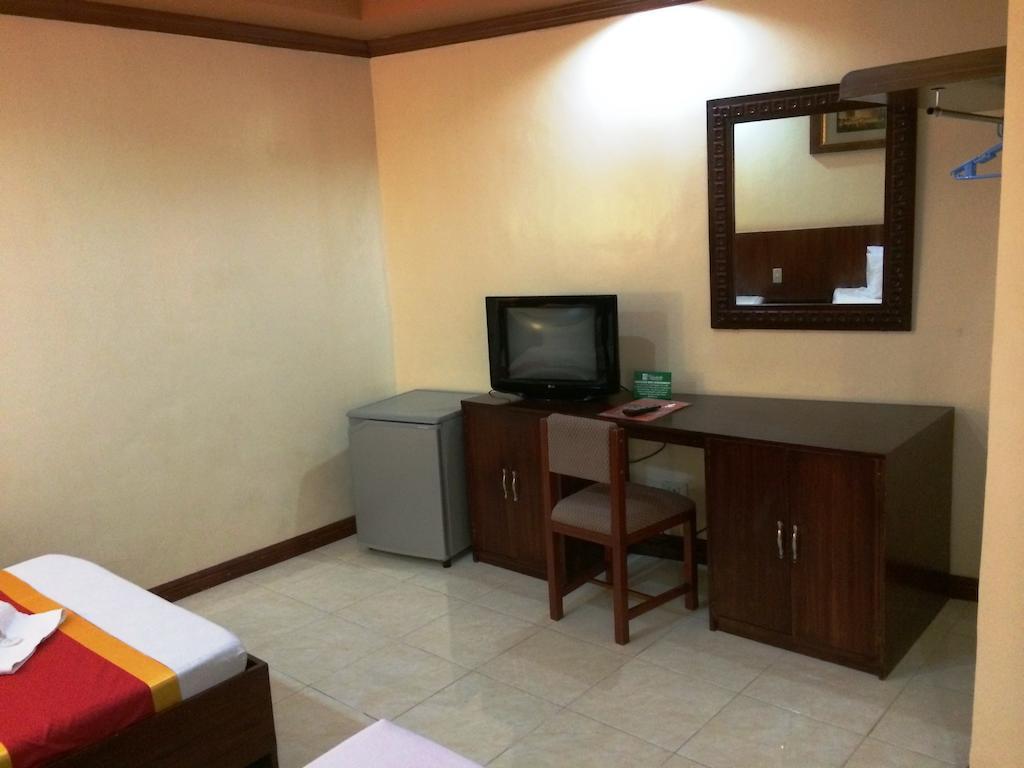 Ysabelle Mansion Bed & Breakfast Puerto Princesa Екстериор снимка