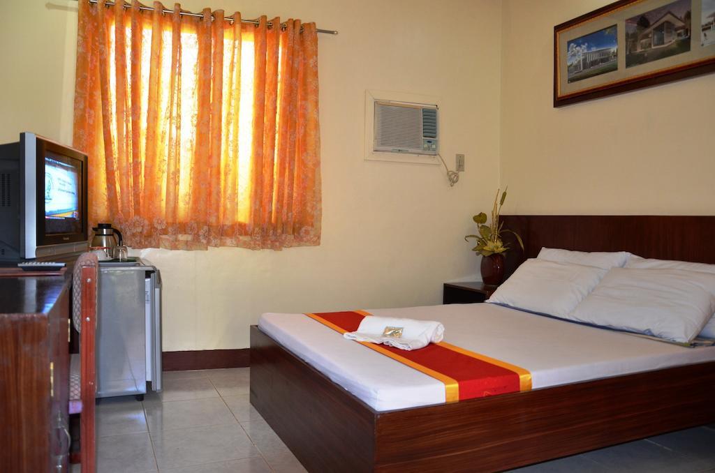 Ysabelle Mansion Bed & Breakfast Puerto Princesa Стая снимка