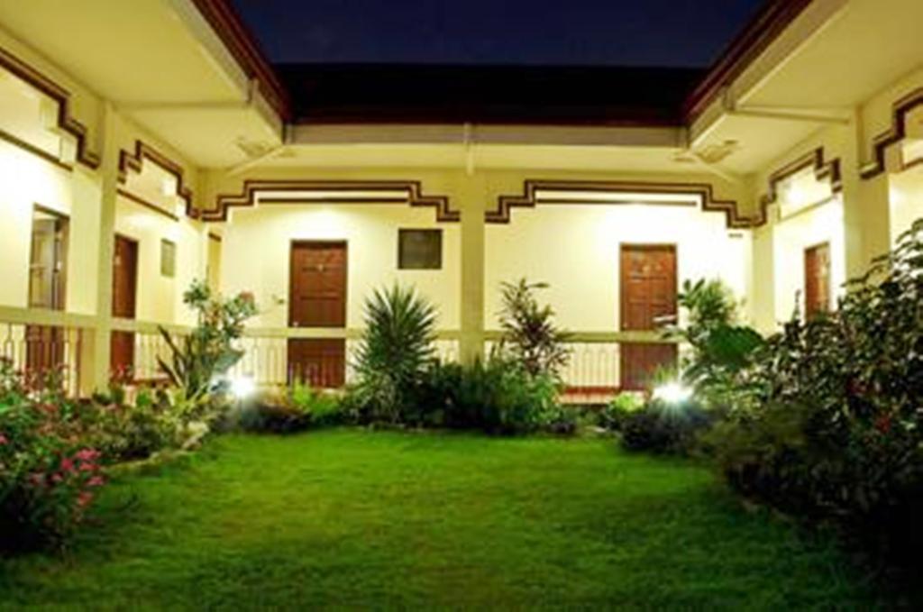 Ysabelle Mansion Bed & Breakfast Puerto Princesa Екстериор снимка